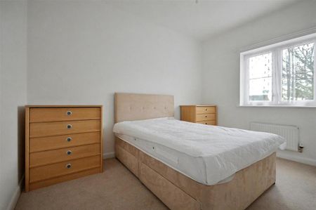 2 bedroom semi-detached bungalow to rent - Photo 4