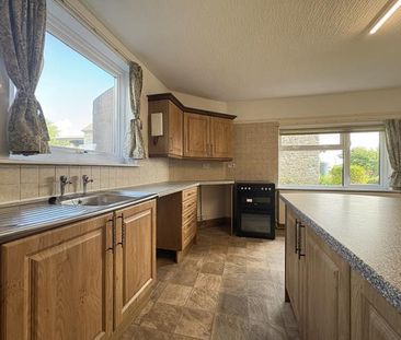 4 bedroom semi-detached house to rent - Photo 3