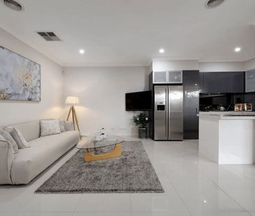 Modern Townhouse, Superbly Presented - Photo 5