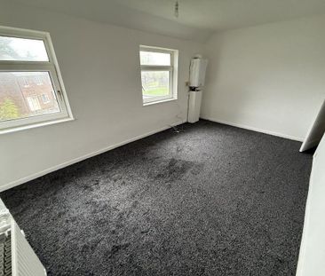 2 bedroom semi-detached house to rent - Photo 2