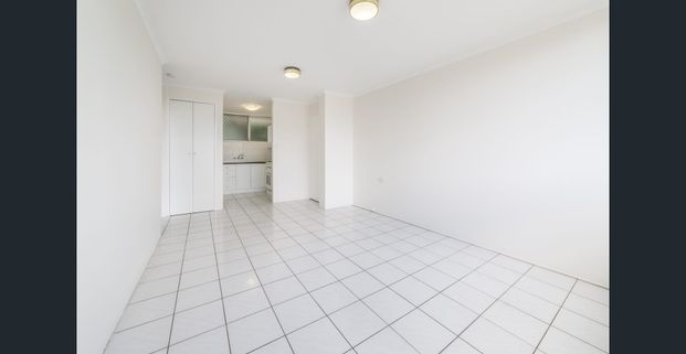 NEAT & TIDY 2 BED! - Photo 1