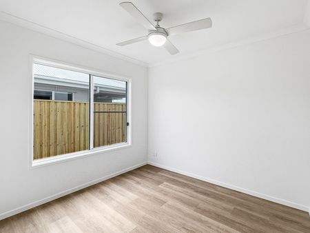 Brand new 4-Bedroom Home with Pool - Photo 3