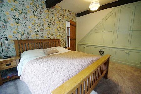 5 bedroom detached house to rent - Photo 3