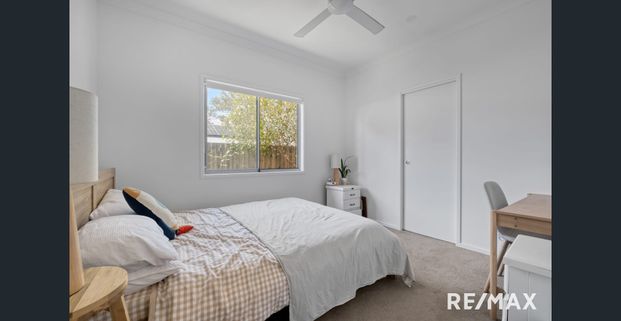 Stylish 3 bedroom duplex with 2 bathrooms and air conditioning in tranquil Tulipwood Estate. - Photo 1