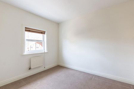 2 bedroom ground floor flat to rent - Photo 3
