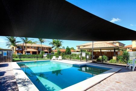 3 BED Townhouse IDEALLY SITUATED OFF DAW ROAD RUNCORN - Aircons - Photo 5