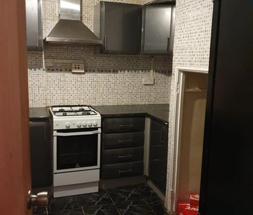 4 Bed Maisonette, Wilding House, E9 - Photo 3