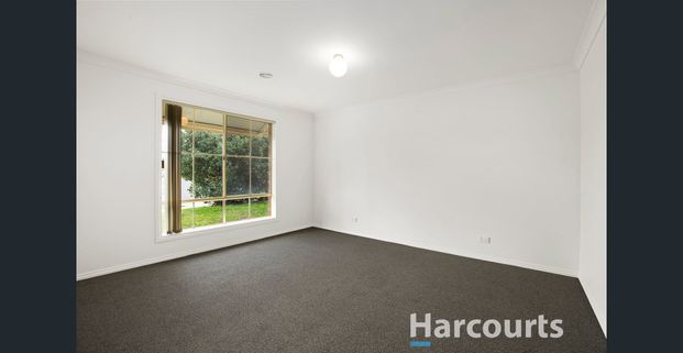 LARGE AND SPACIOUS FAMILY HOME - Photo 1