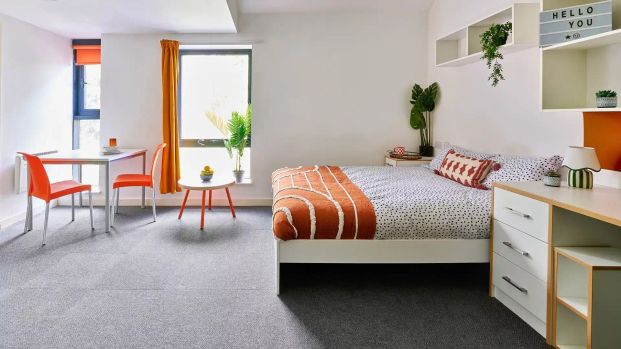 Silver Studio - Photo 1