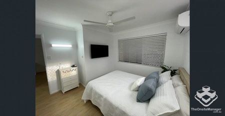 Very tidy and clean two bedroom furnished unit - ideal Hermit Park location - 1 car park included - Photo 2