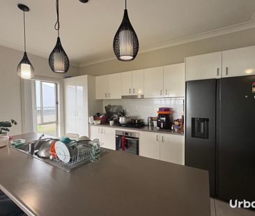 Five Bedroom Home available for lease! - Photo 5