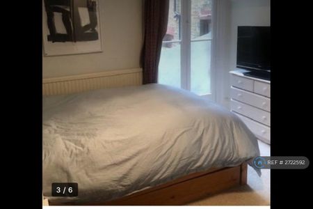 1 bedroom in a house share to rent - Photo 5