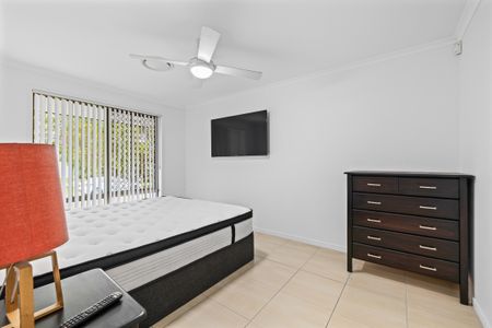 Spacious Family Home - Flexible Living Options - Photo 4