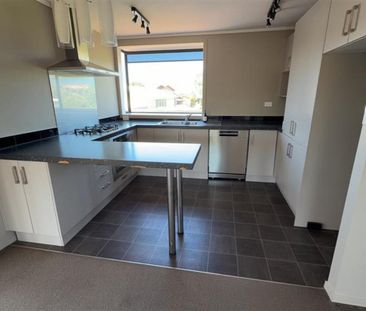 Charming 4-Bedroom Family Home - Photo 1