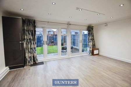 3 bedroom end of terrace house to rent - Photo 2