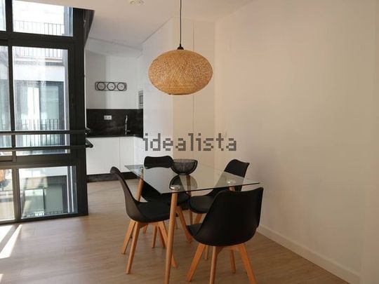 Alquiler de piso en Calle Parras - Photo 1