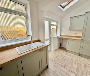 3 bedroom terraced house to rent - Photo 6