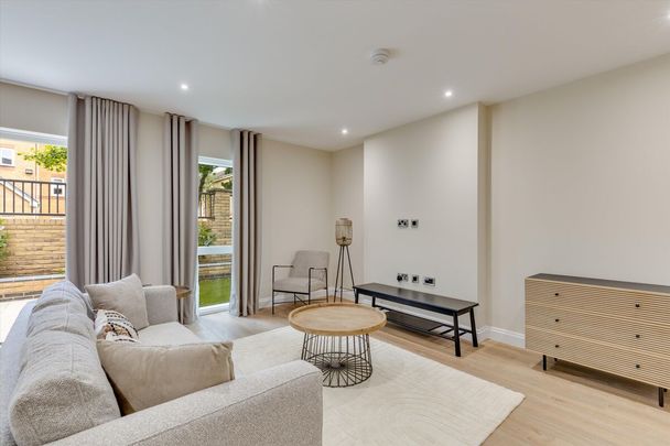 Brand new three bedroom apartment on Purley Avenue, NW2. - Photo 1