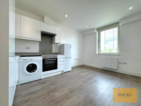 Studio to rent - Photo 3