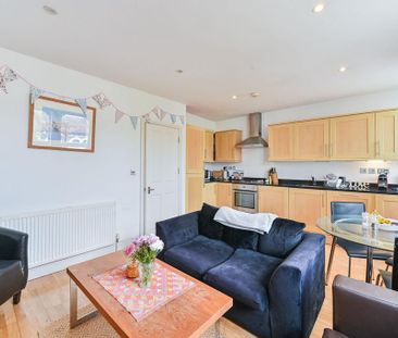2 bedroom flat to rent - Photo 3