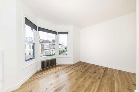 3 bedroom flat to rent - Photo 4