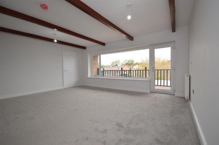 4 bedroom detached bungalow to rent - Photo 2