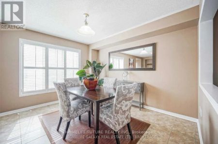 33 WARNFORD CIRCLE - Photo 4