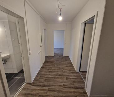 Ab 27.01. wartet diese fantastische 2-Zimmer-Wohnung mit Balkon in ... - Photo 1
