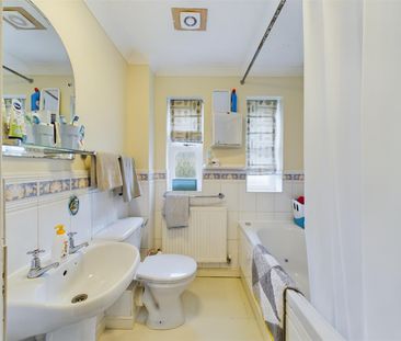 Pallingham Drive, Maidenbower - Photo 2