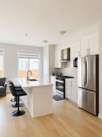 For Lease - 751 Fairline Row, Stittsville - Munster - Richmond, Ontario - Photo 3
