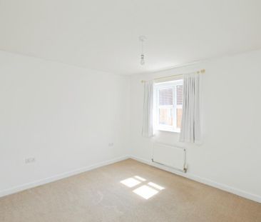 2 bedroom property to rent - Photo 1