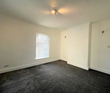 1 Bed Apartment - Photo 6