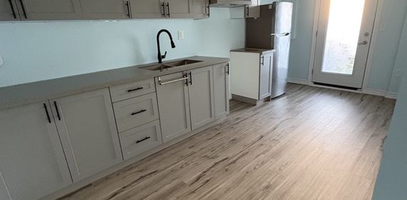 For Lease - 1816 Silverstone Crescent, Oshawa, Ontario - Photo 2