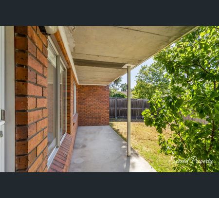 1/8 Beltana Street, Lindisfarne, Tas 7015 - Photo 2