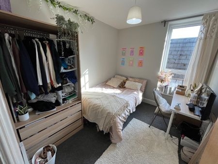 7 Bed Flat, Smithdown Road, L15 - Photo 4