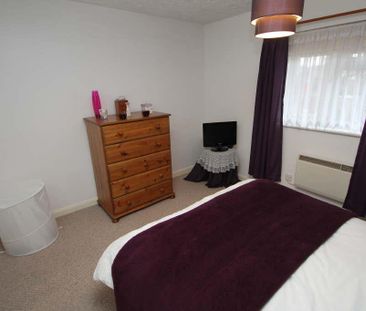 2 bedroom semi-detached house to rent - Photo 5