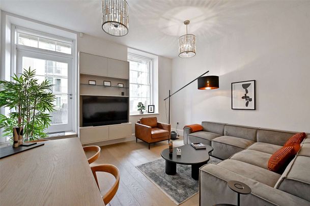 Welcome to this impeccably finished duplex apartment, where every detail reflects the highest standard of modern luxury. - Photo 1