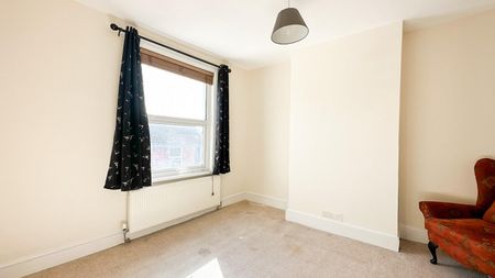 3 bedroom House To Let - Photo 5