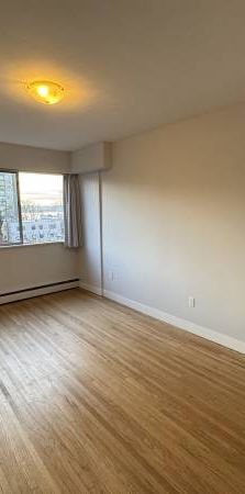 1 Bed 1 Bath Near Downtown, English Bay Sunset Beach, Stanley Park - Photo 1