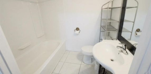 Immeuble - 107-109-111 Queen Joli 3 1/2 - Lennoxville - Photo 2