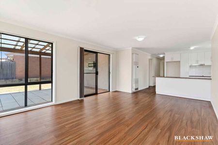 Perfect Family Home Near Kippax! - Photo 3