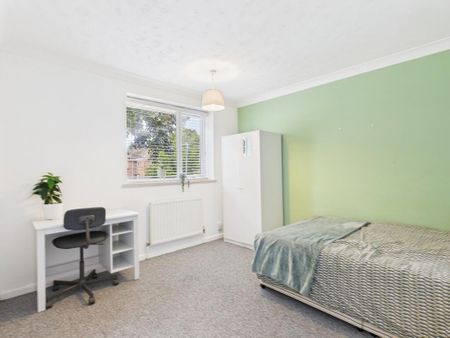 4 bedroom terraced house to rent - Photo 3