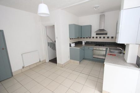 2 bedroom terraced house to rent - Photo 5