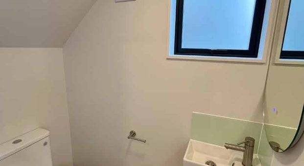 Modern Comfort Meets Effortless Living - Photo 1