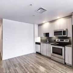 1 room apartment of 53m² in Montreal - Photo 2
