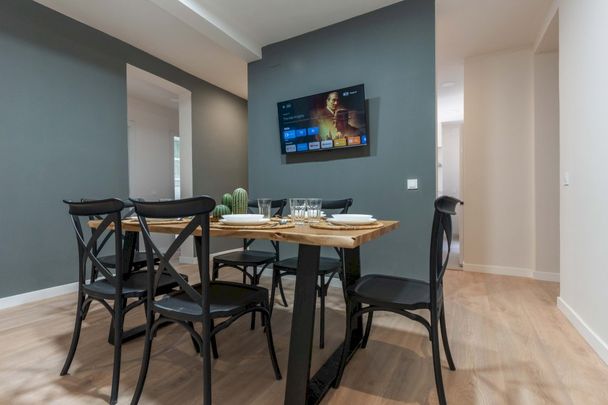 Modern room on Bailén Street - Photo 1