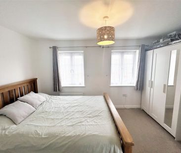 Hook Drive - 2 bed to let - Photo 2