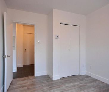 ✨ GRAND 2 1/2 - SEMI-MEUBLÉ / BALCON + RANGEMENT ✨ - Photo 1