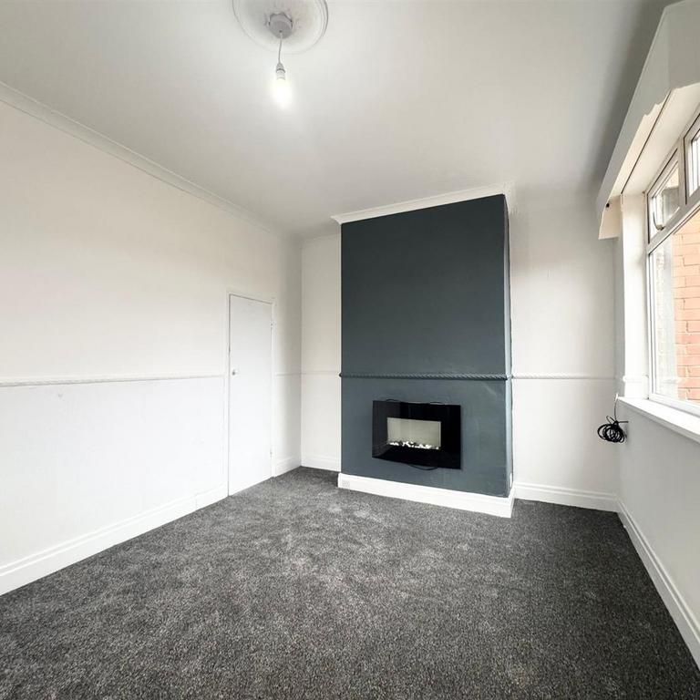 2 bedroom semi-detached house to rent - Photo 1