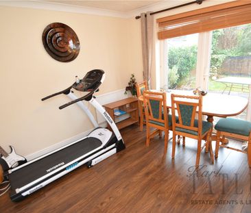 Bramhall Close, West Kirby, Wirral, CH48 8BP - Photo 2